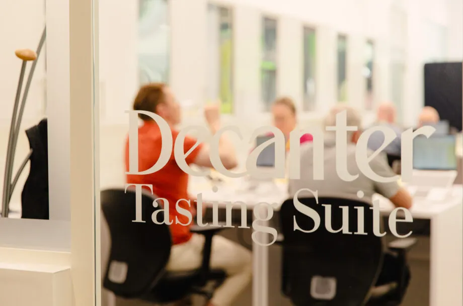 Decanter世界葡萄酒大赛揭晓：宁夏荣获81个奖项，一枚